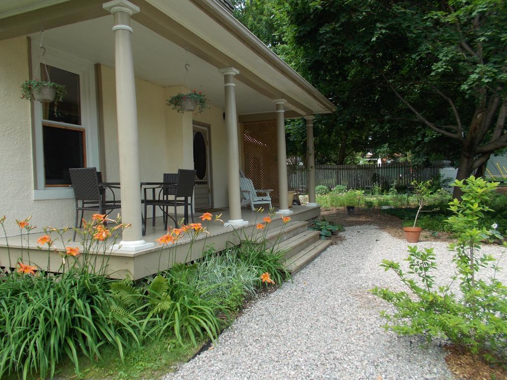 Absolute 1000 Islands Monthly Suites Gananoque Cameră foto