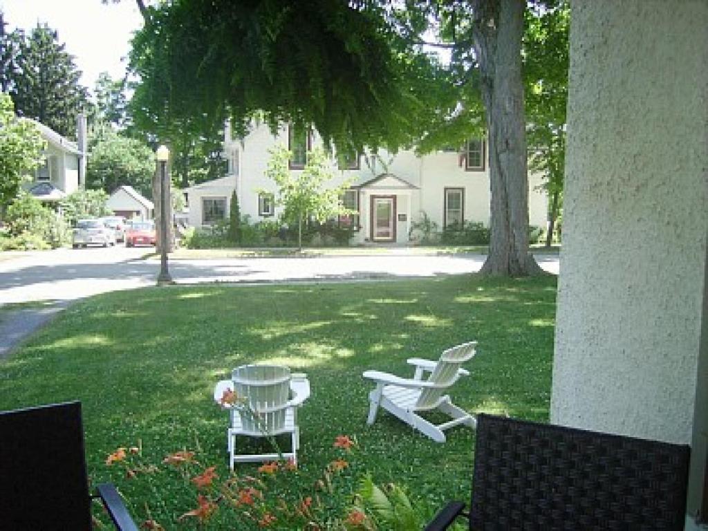 Absolute 1000 Islands Monthly Suites Gananoque Exterior foto